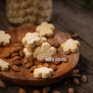 SUJI BISKUT